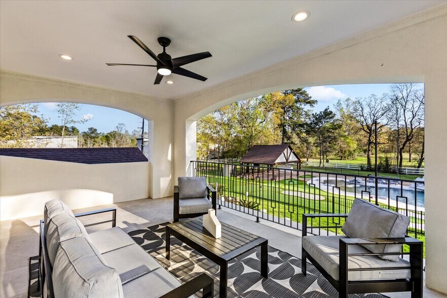 More Photos Of 8811 West Ln, Magnolia Office For Sale