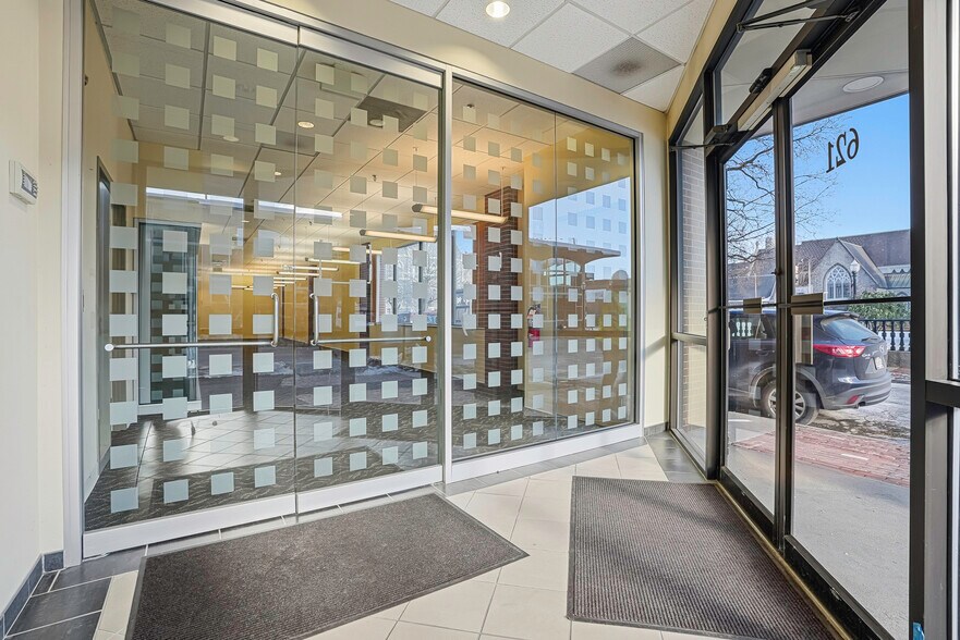 More Photos Of 625 Main St, Fitchburg Office Residential For Lease