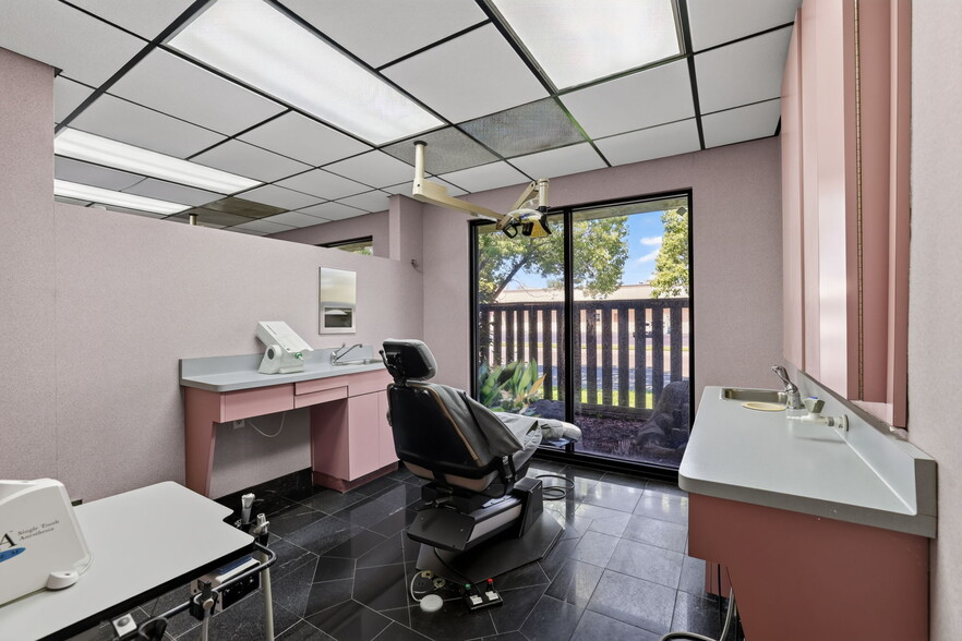 More Photos Of 1870 Avondale Ave, Sacramento Medical For Sale