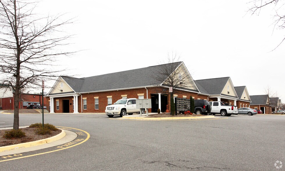 More Photos Of 10712 Ballantraye Dr, Fredericksburg Office For Lease