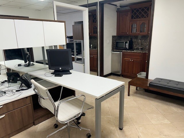 More Photos Of 7480 NW 52nd St, Miami Warehouse For Sale