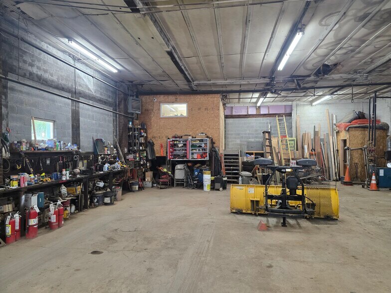 More Photos Of 209 Sprague Ave, Liberty Auto Repair For Sale