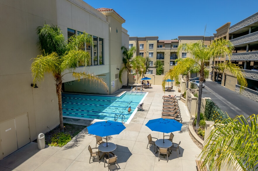 More Photos Of 24525 Town Center Dr, Valencia Parking Garage For Sale
