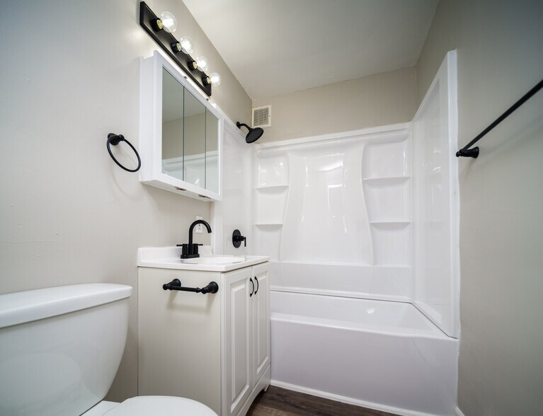 More Photos Of 1037 Ring St NE, Salem Apartments For Sale