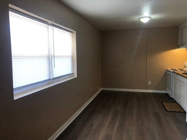 More Photos Of 2630-2670 W Pensacola St, Tallahassee Apartments For Sale