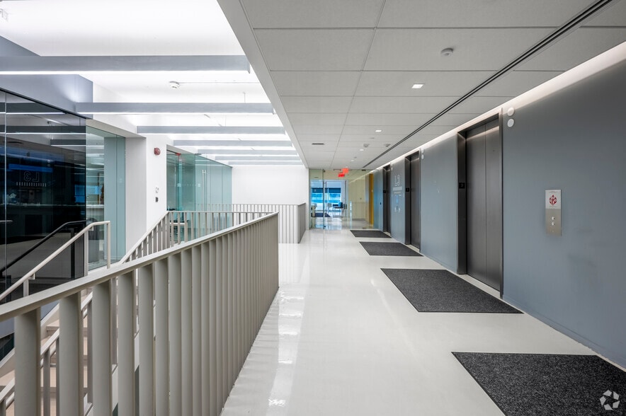 More Photos Of 2001 L St NW, Washington Office For Lease