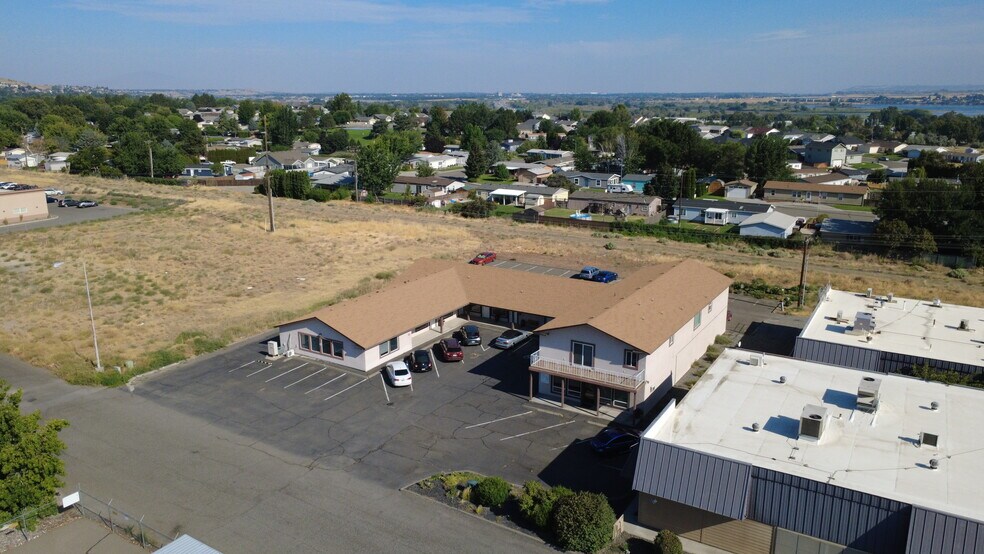 More Photos Of 8514 W Gage Blvd, Kennewick Storefront Retail Office For Sale