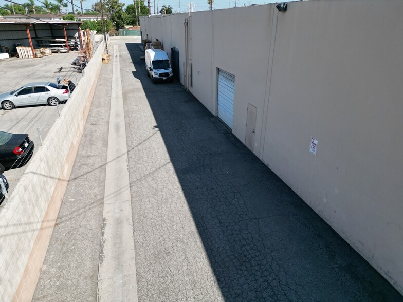 More Photos Of 11800-11814 Woodruff Ave, Downey Warehouse For Lease