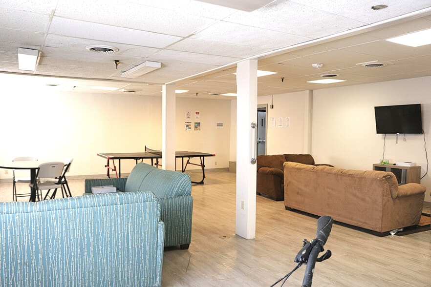 More Photos Of 202 W 3rd St, Hale Center Skilled Nursing Facility For Sale