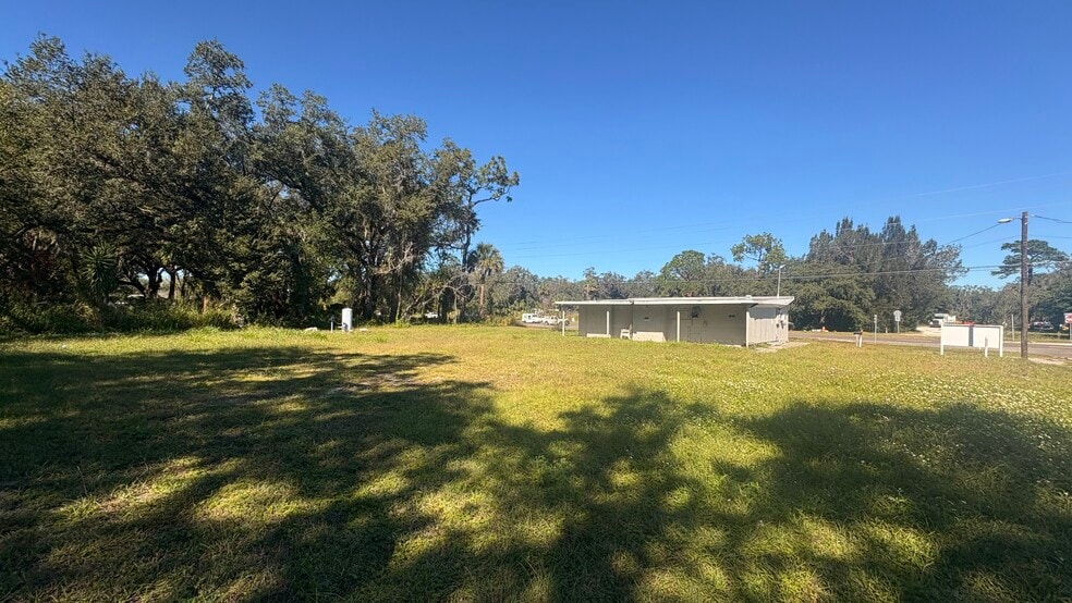 More Photos Of 15200 E Colonial Dr, Orlando Bar For Sale