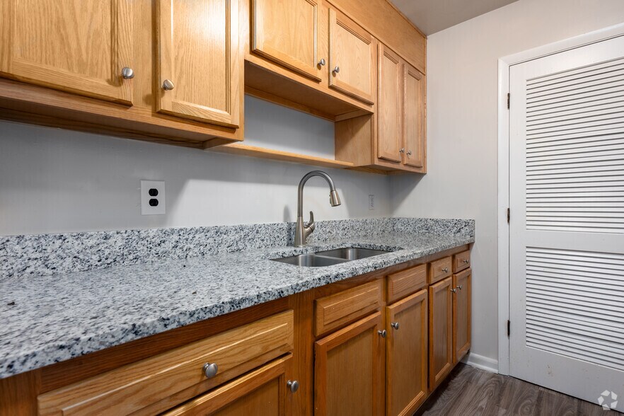 More Photos Of 777 Roanoke Blvd, Salem Apartments For Sale