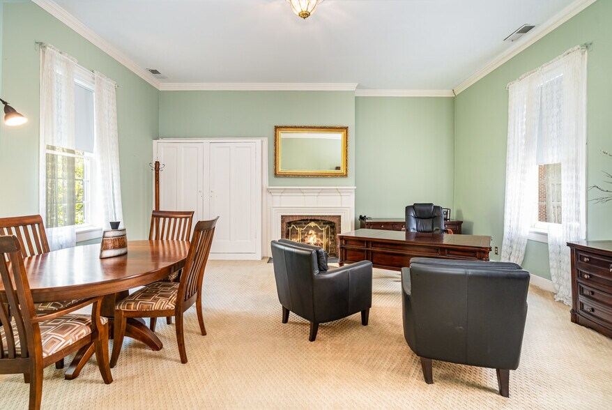 More Photos Of 137 3rd Ave N, Franklin Office For Lease