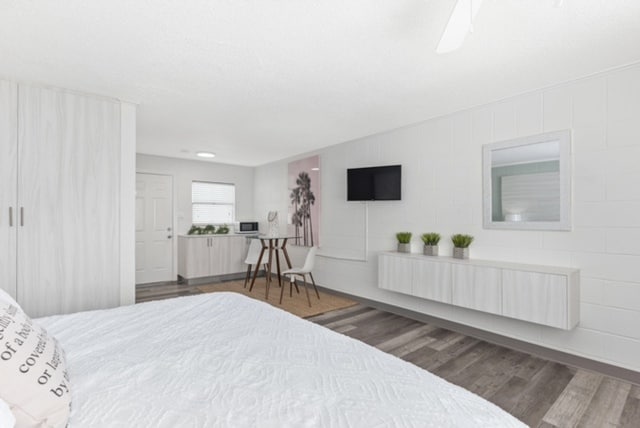 More Photos Of 120 E Jupiter Ln, South Padre Island Hotel For Sale