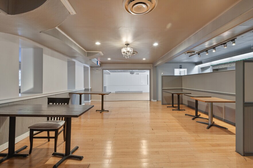 More Photos Of 194-198 Main St, Emmaus Restaurant For Sale