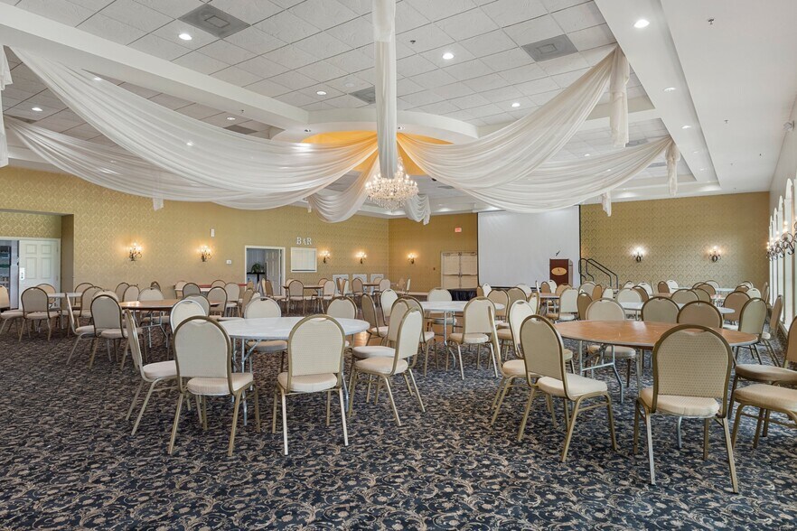 More Photos Of 4550 Golf Club Ln, Spring Hill Golf Course Driving Range For Sale