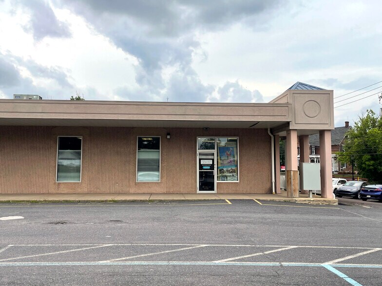 More Photos Of 25 N Main St, Coopersburg Medical For Lease