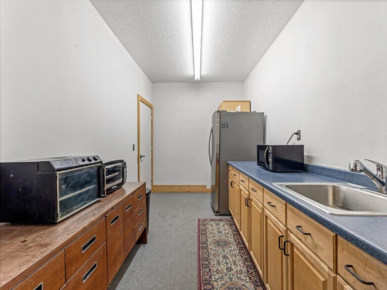 More Photos Of 1355 W 465 S, Orem Manufacturing For Sale