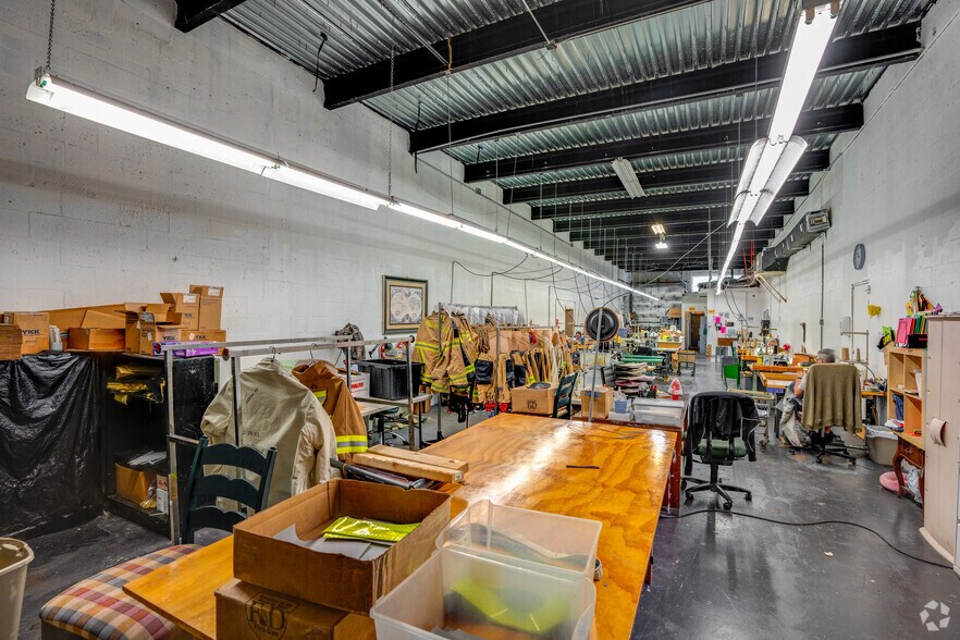 More Photos Of 1111 SE 14th St, Miami Manufacturing For Sale