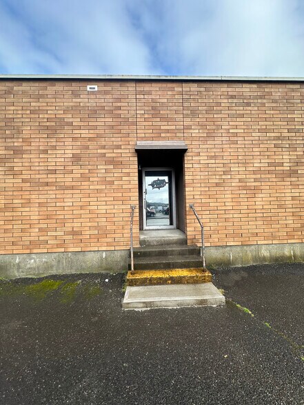 More Photos Of 315 S Michigan St, Aberdeen Office For Sale