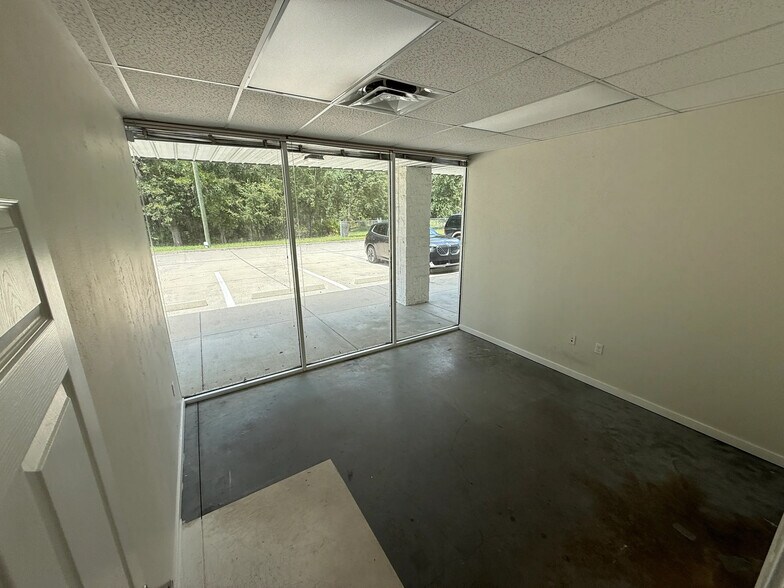 More Photos Of 7065 NW 22nd St, Gainesville Warehouse For Lease