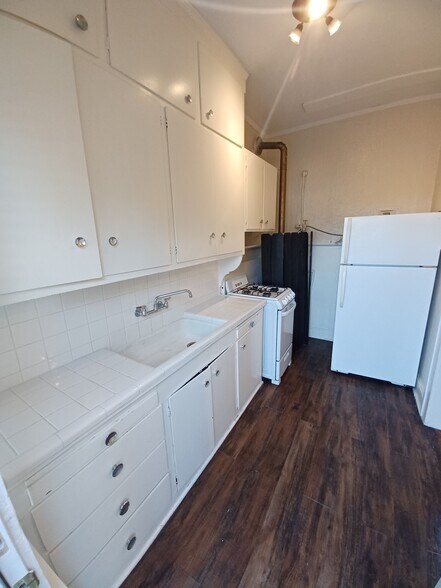 More Photos Of 127 W Magnolia Ave, San Antonio Apartments For Sale