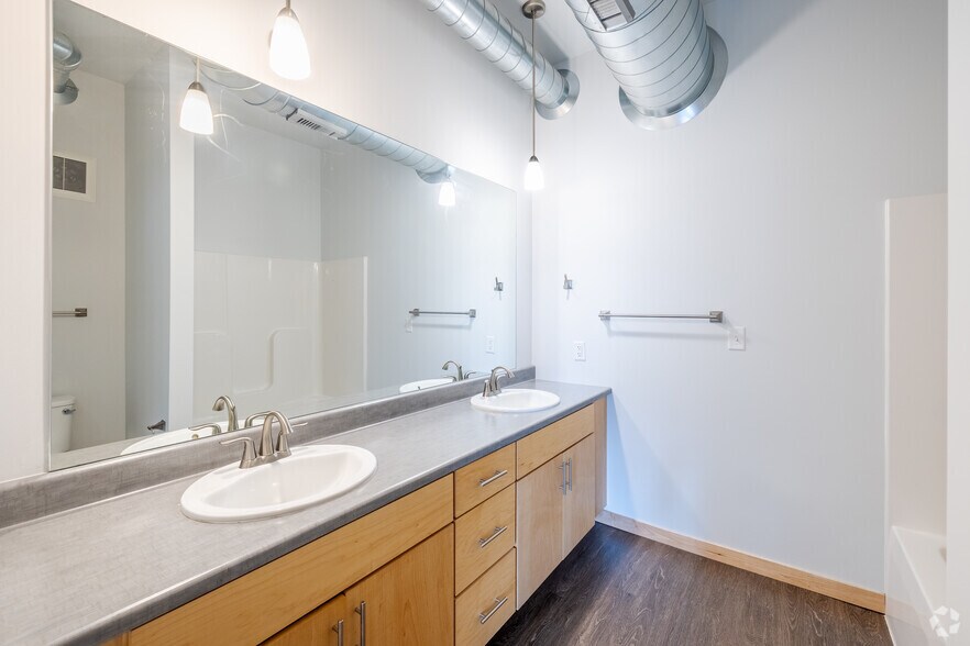 More Photos Of 103 Virginia St, Sioux City Apartments For Lease