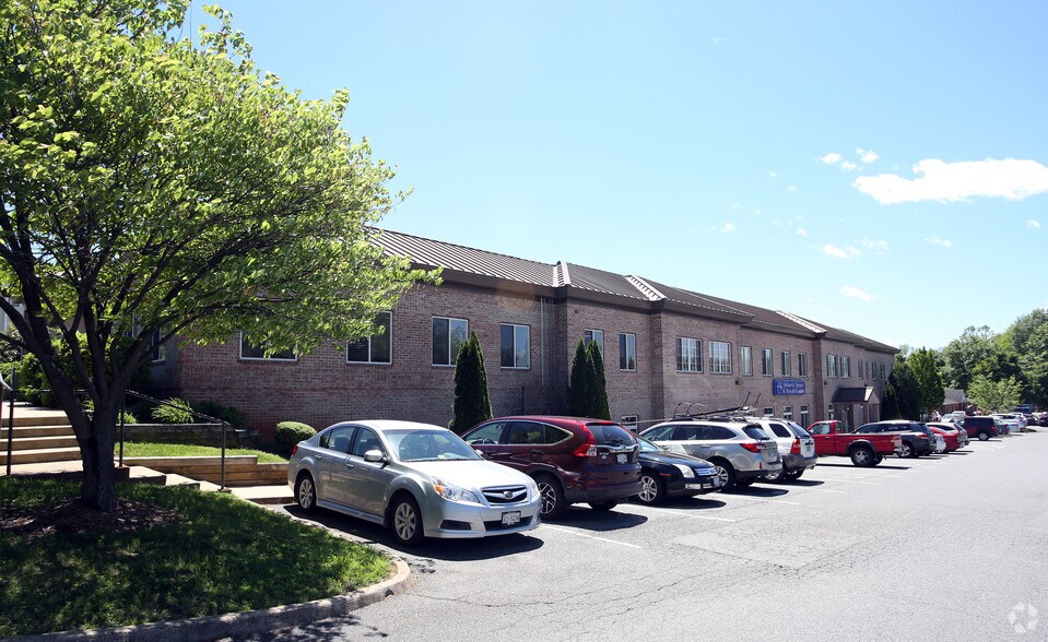 More Photos Of 1410 Incarnation Dr, Charlottesville Medical For Sale