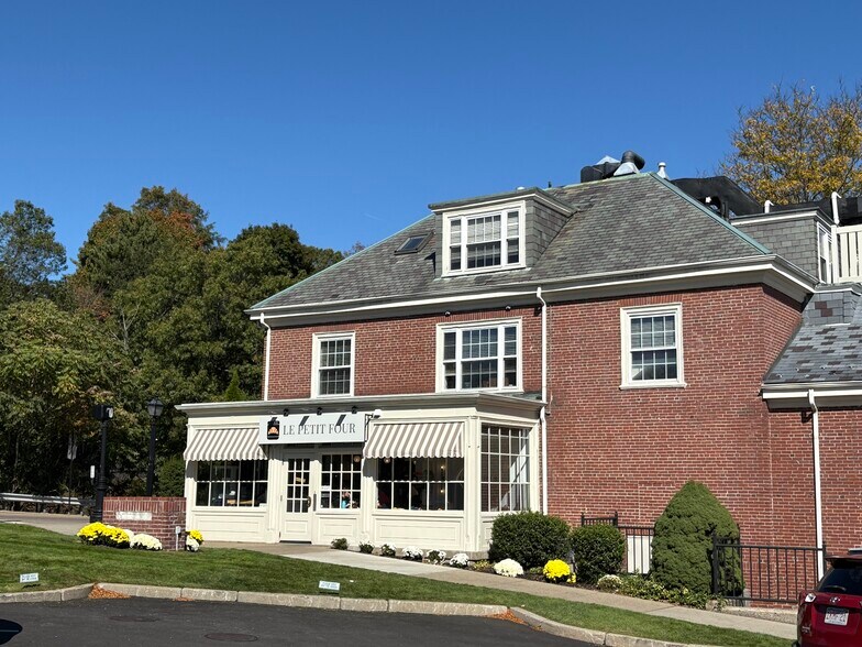 More Photos Of 380 Washington St, Wellesley Office For Lease