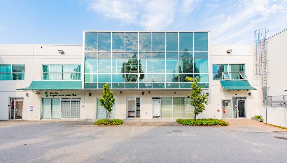 More Photos Of 8600 Cambie Rd, Richmond Medical For Lease