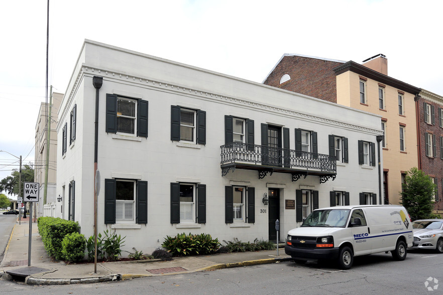 Primary Photo Of 301 W York St, Savannah Office For Sale