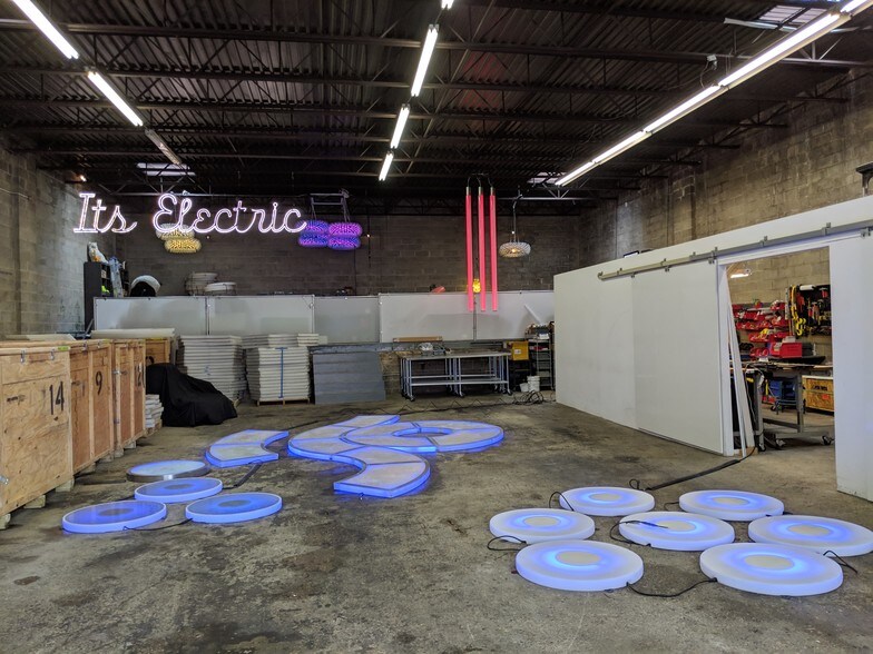 More Photos Of 306 Water St, Brooklyn Warehouse For Lease