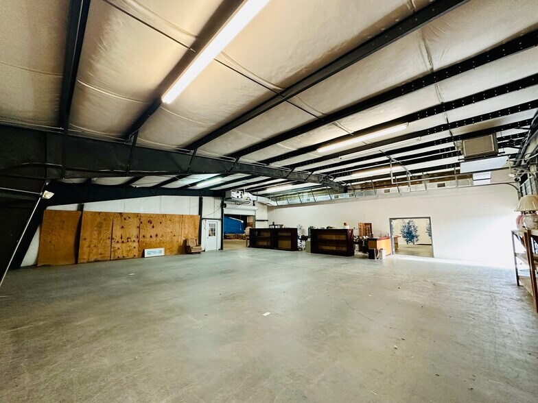 More Photos Of 3720 Wesley St, Myrtle Beach Warehouse For Lease