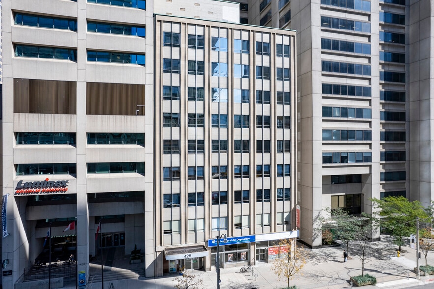More Photos Of 425 University Ave, Toronto Office For Lease