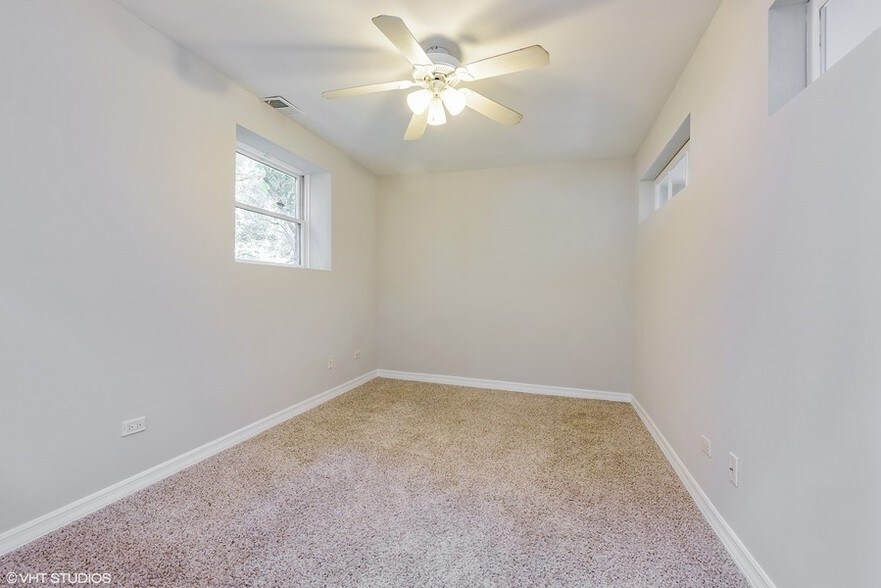 More Photos Of 1228 W Glenlake Ave, Chicago Apartments For Sale