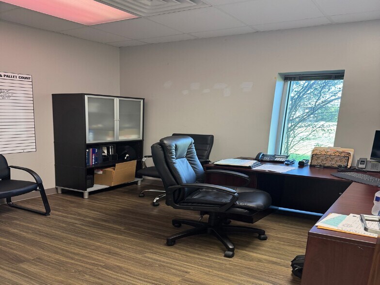 More Photos Of 4800 Railroad St, Deer Park Warehouse For Lease