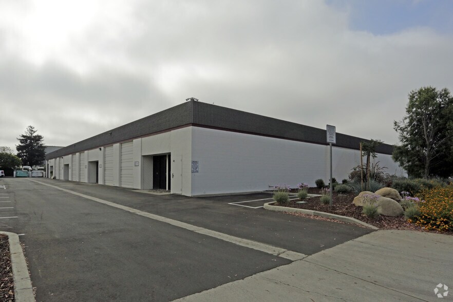 More Photos Of 2968 Bunsen Ave, Ventura Manufacturing For Lease
