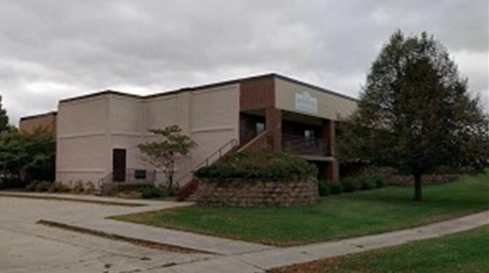 More Photos Of 825 S Taft Ave, Mason City Office For Lease