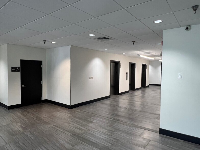 More Photos Of 2699 Lee Rd, Winter Park Office For Lease