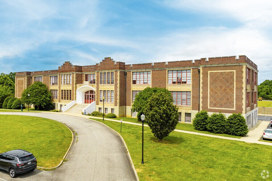 More Photos Of 1201 W City Point Rd, Hopewell Multifamily For Sale