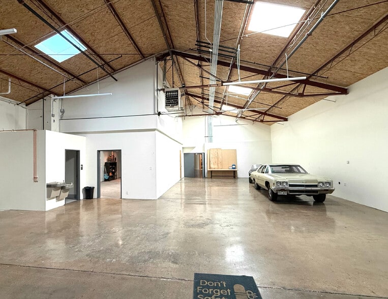 More Photos Of 3114 Larimer St, Denver Showroom For Sale