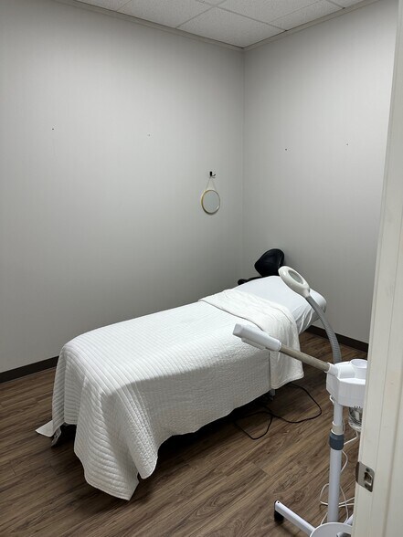 More Photos Of 5879-5891 S Transit Rd, Lockport Storefront For Lease