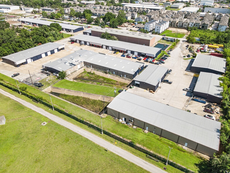 More Photos Of 1500 Brittmoore Rd, Houston Warehouse For Lease