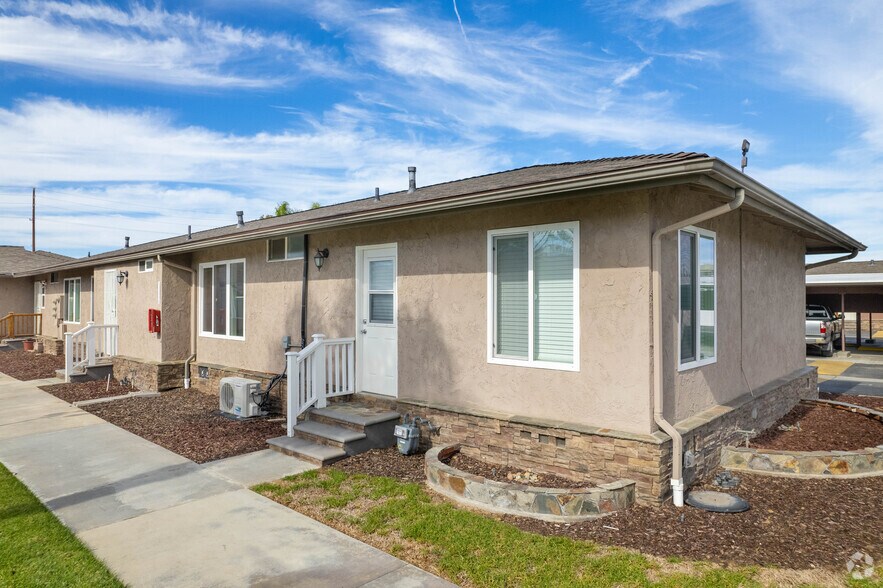 More Photos Of 19131-19161 Delaware St, Huntington Beach Apartments For Sale