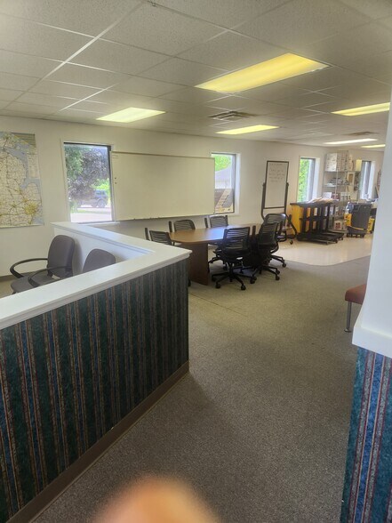 More Photos Of 3364 S Center Rd, Burton Medical For Lease