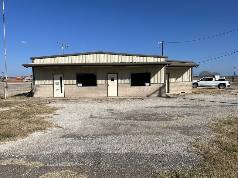 Primary Photo Of 438 Flournoy Rd, Alice Industrial For Lease