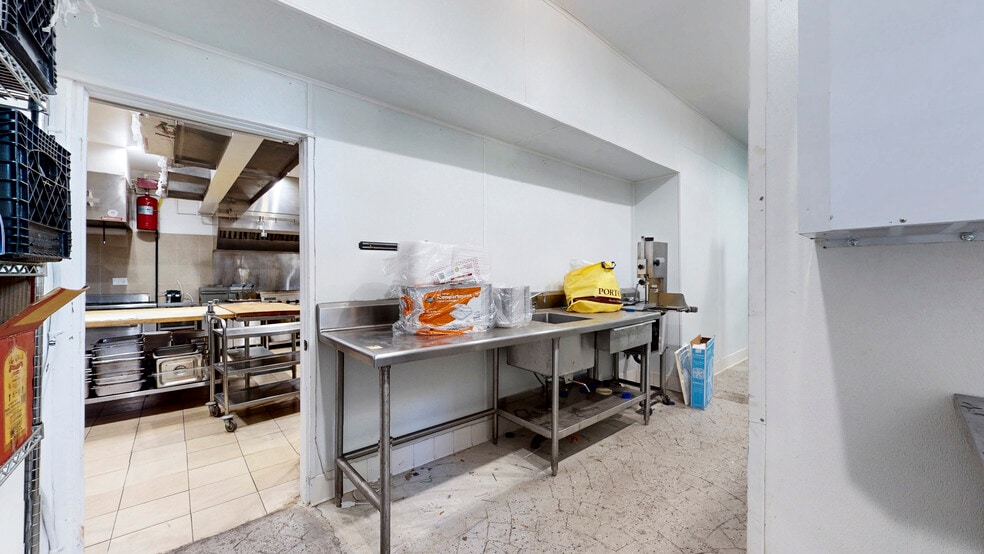 More Photos Of 6500 Foothill Blvd, Tujunga Restaurant For Sale