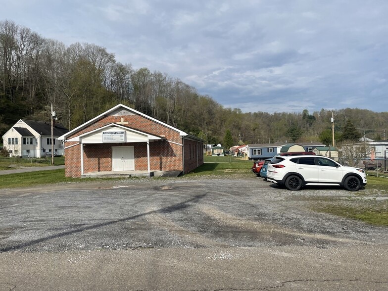 More Photos Of 203 Henderson St, Richlands Flex For Sale