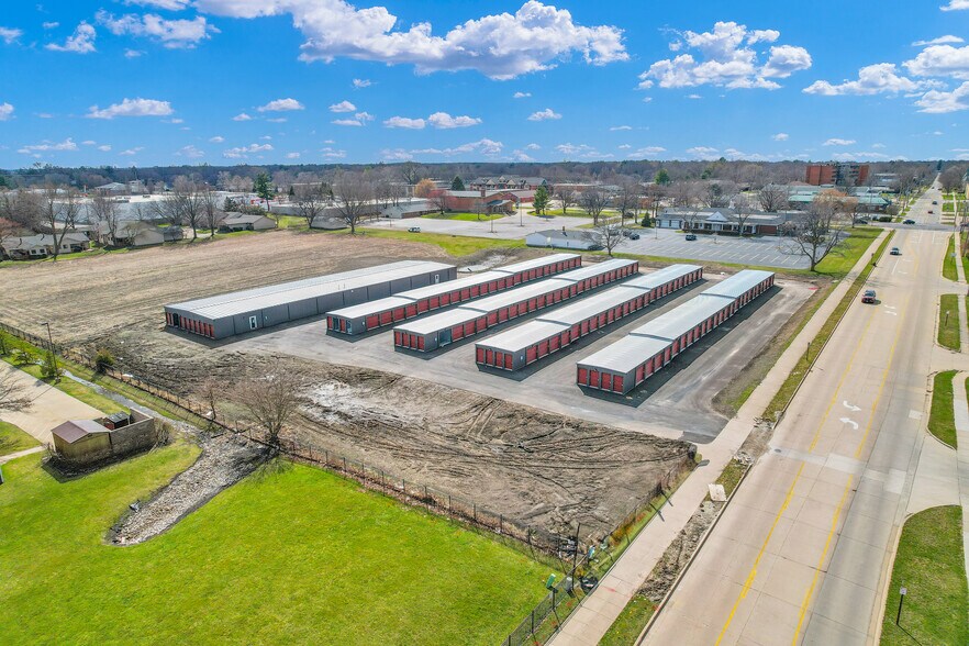 More Photos Of 1601 Colorado ave, Urbana Self Storage For Sale