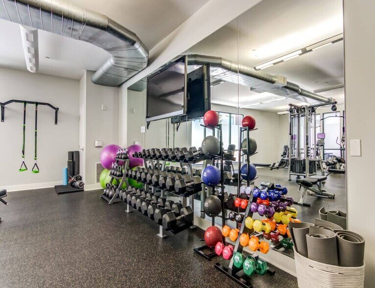 More Photos Of 121 Towne St, Stamford Apartments For Lease