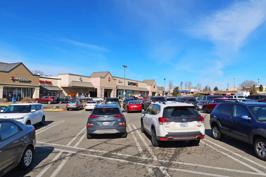 More Photos Of 900 Meridian Ave E, Milton General Retail For Lease